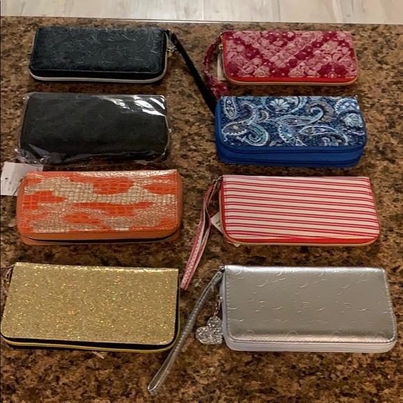 Handbags - **WHOLESALE** Ladies Wallet Assortment